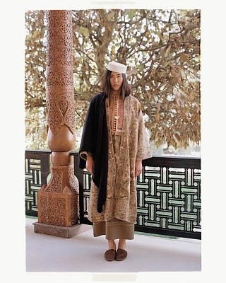 INTO THE EAST: бренд, в котором время перестает существовать