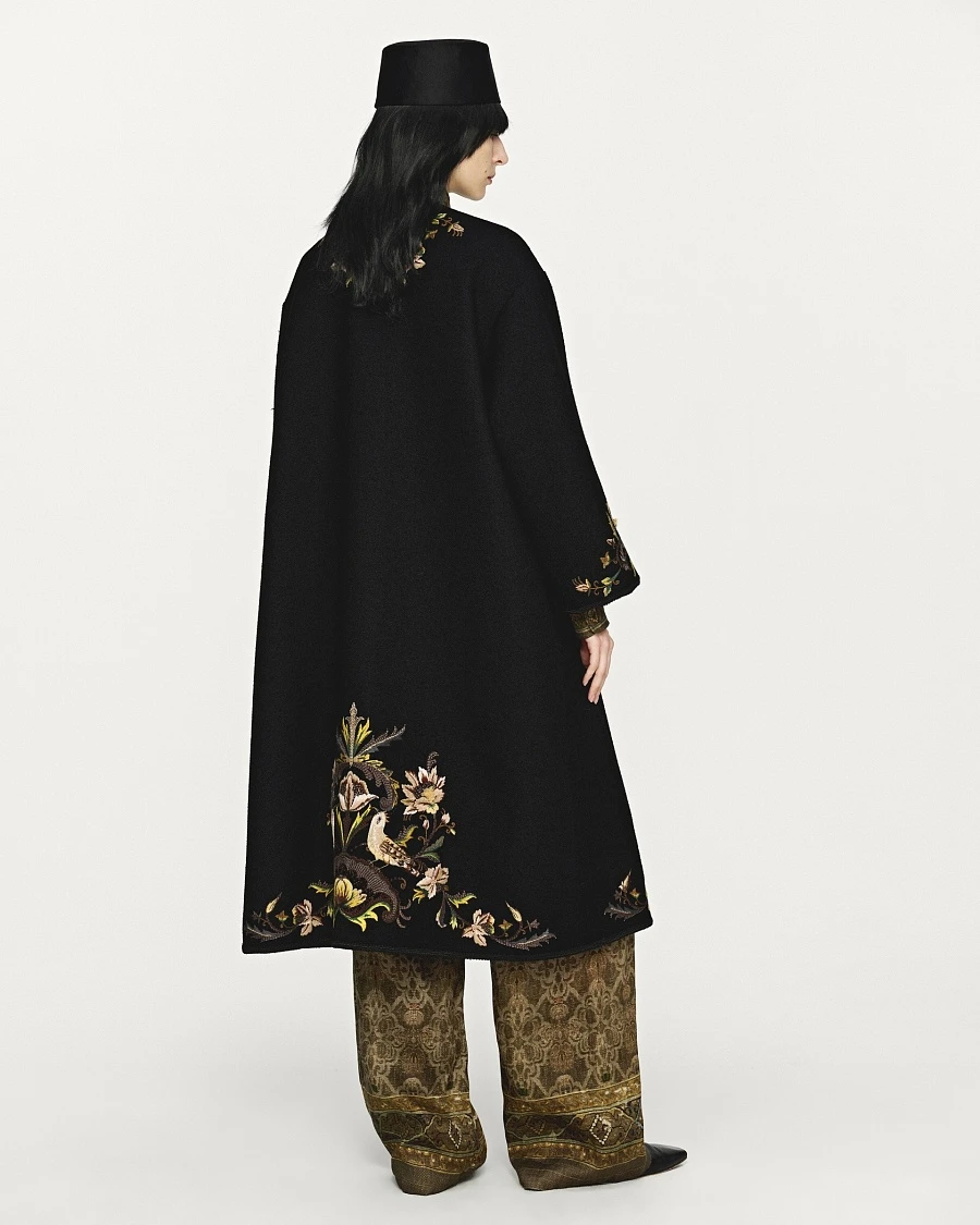 Floral pattern embroidered long coat