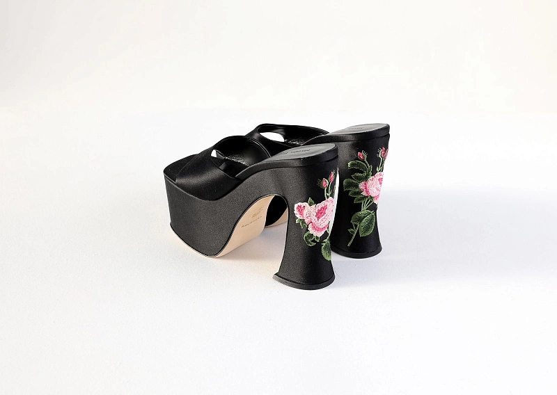 PLATFORM MULE BLACK SATIN EMBROIDERED