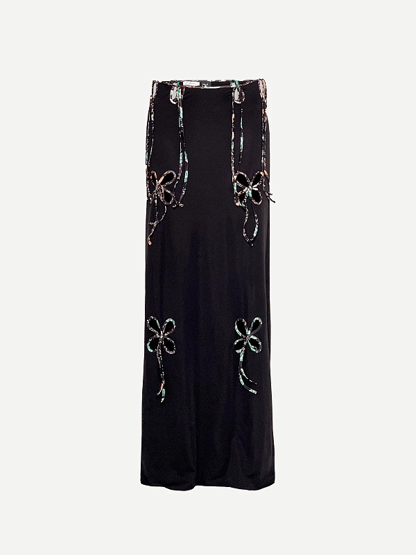 Petal skirt with edged flowers