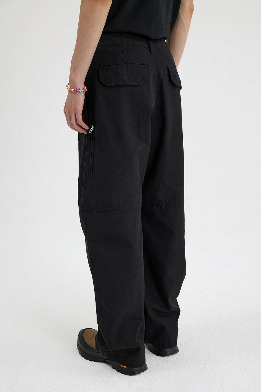 CURVED TWO TUCK COTTON PANTS BLACK