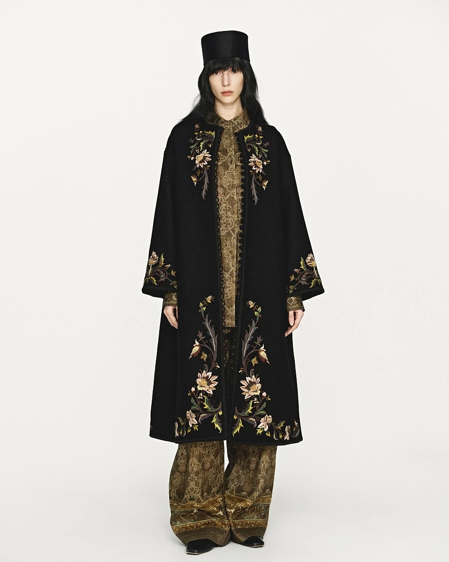 Floral pattern embroidered long coat