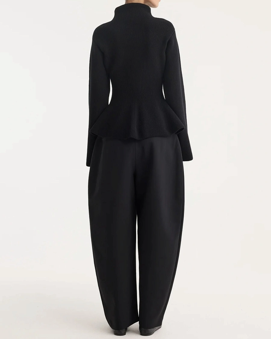 Sculptural knitted top