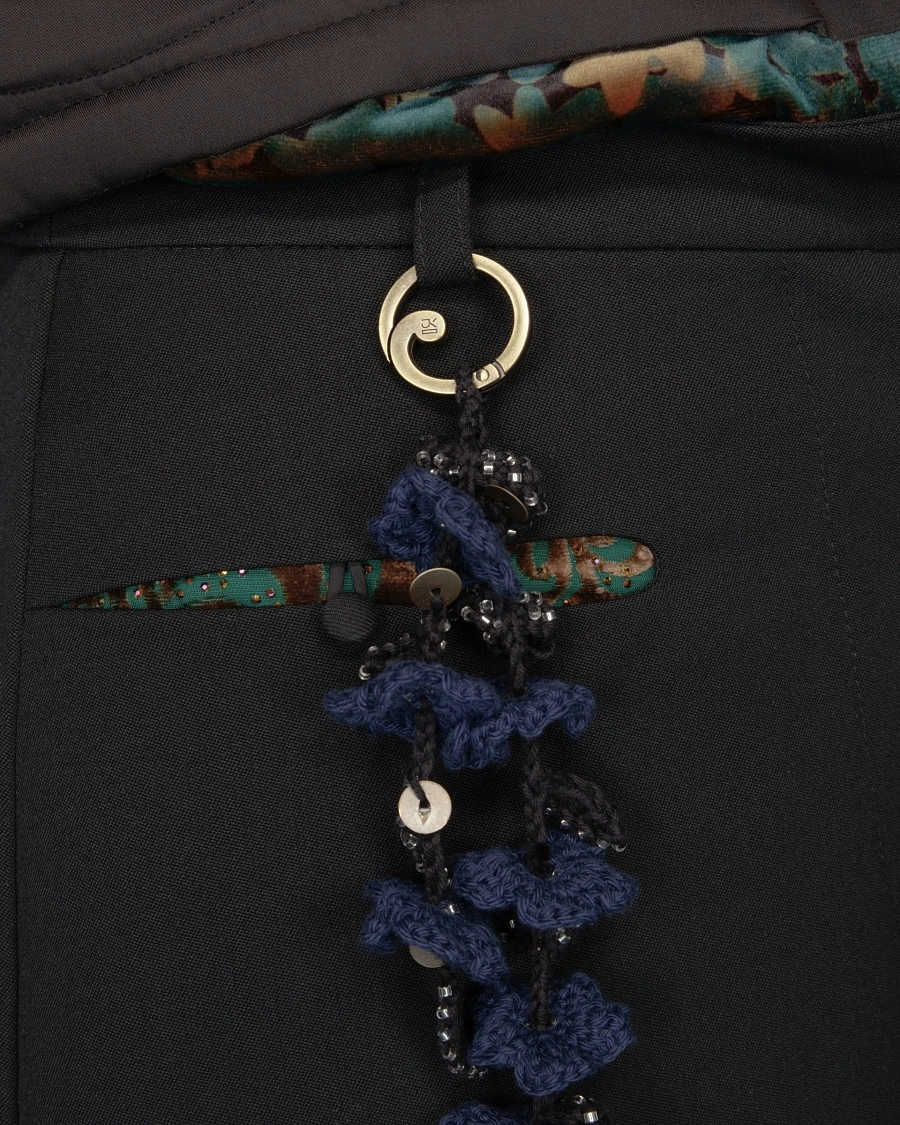 FLORAL KNITTED KEYCHAIN NAVY