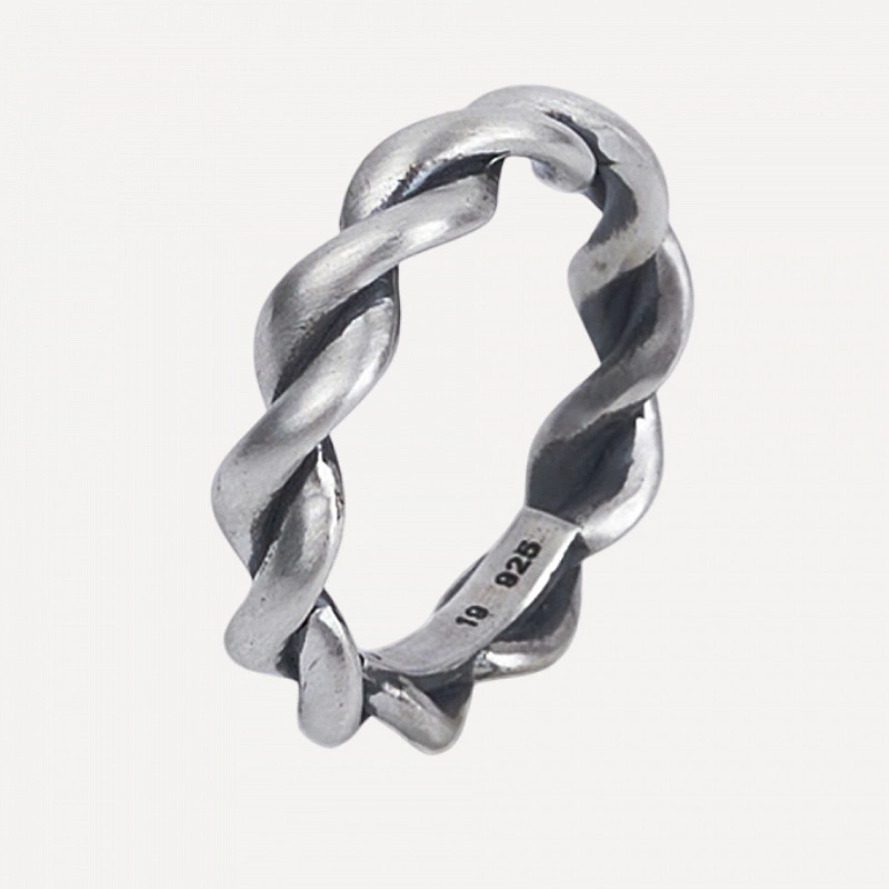 ESSENTIAL TWIST RING