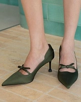 Vintage pointed-toe heels