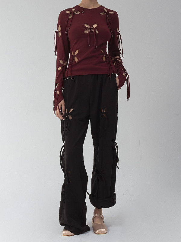 Longsleeve with metallc rings