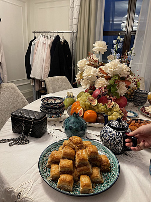 MOONA POP-UP