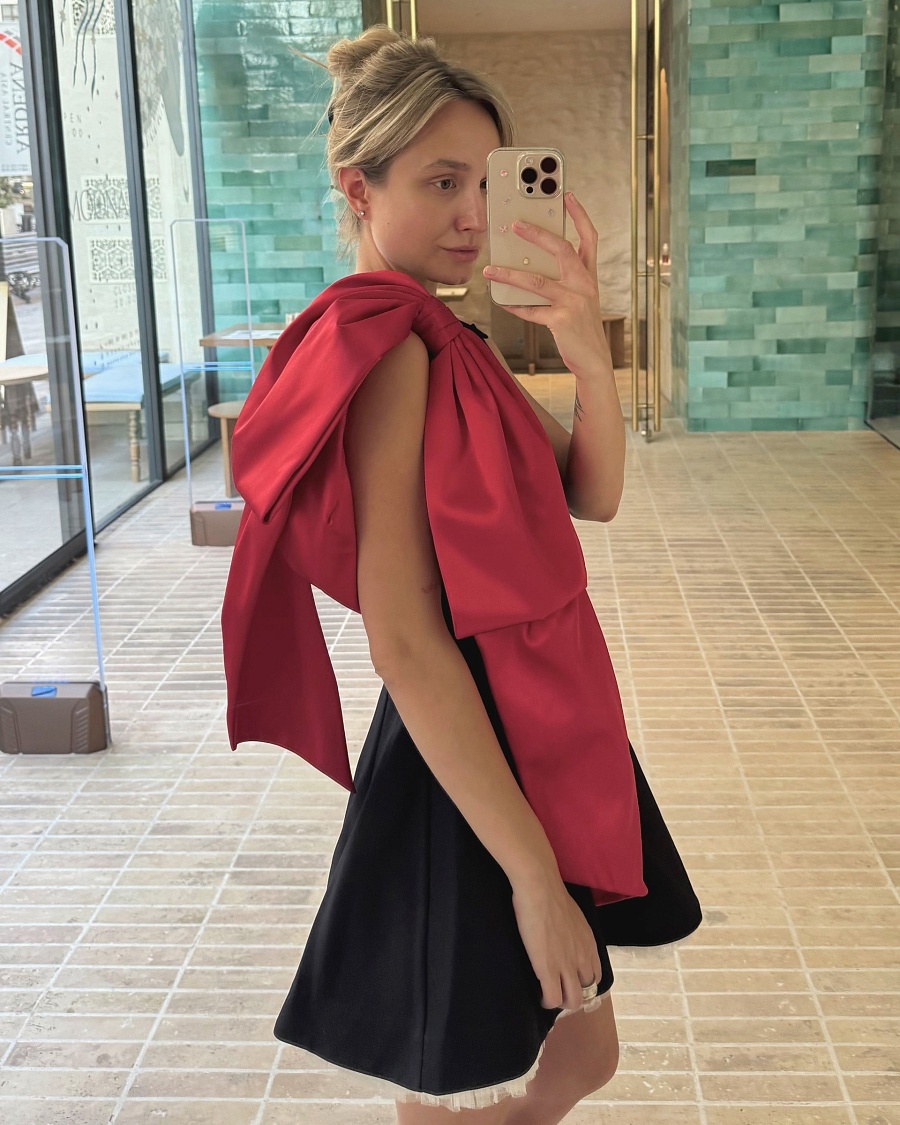 Puffy sleeveless dress