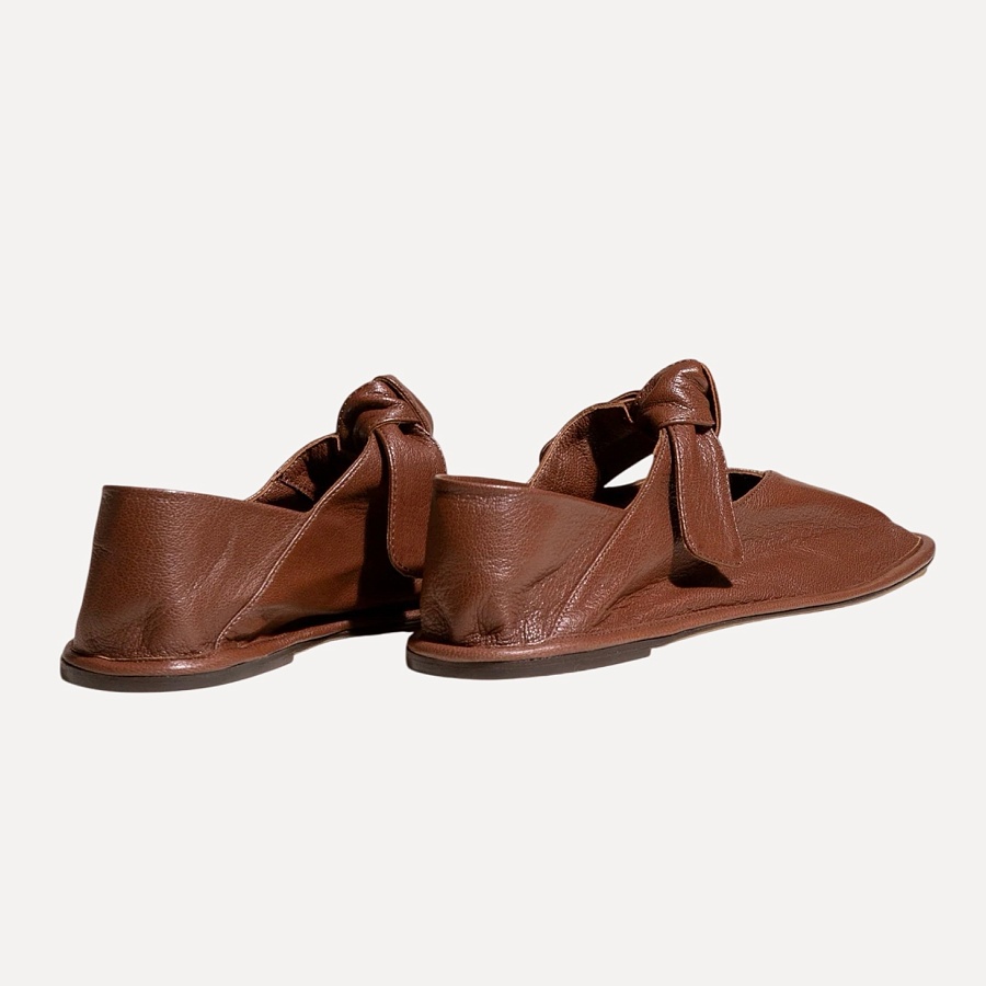 Llasada Supple Shiny